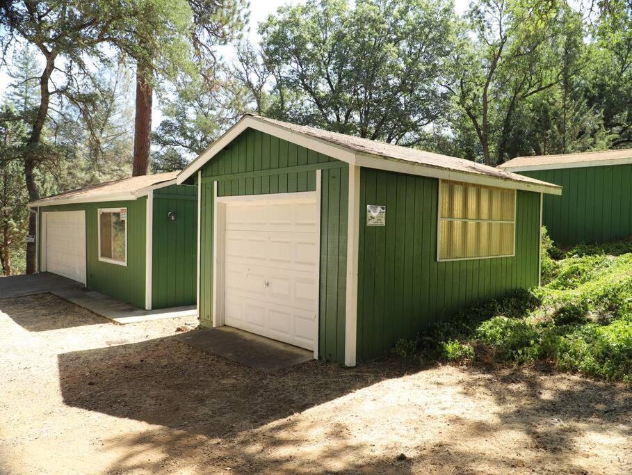 Green Cabin In มิดไพนส์ ภายนอก รูปภาพ
